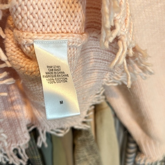 Wildfox pink with red lips knitted long sleeve crew neck sweater size M - Picture 3 of 4